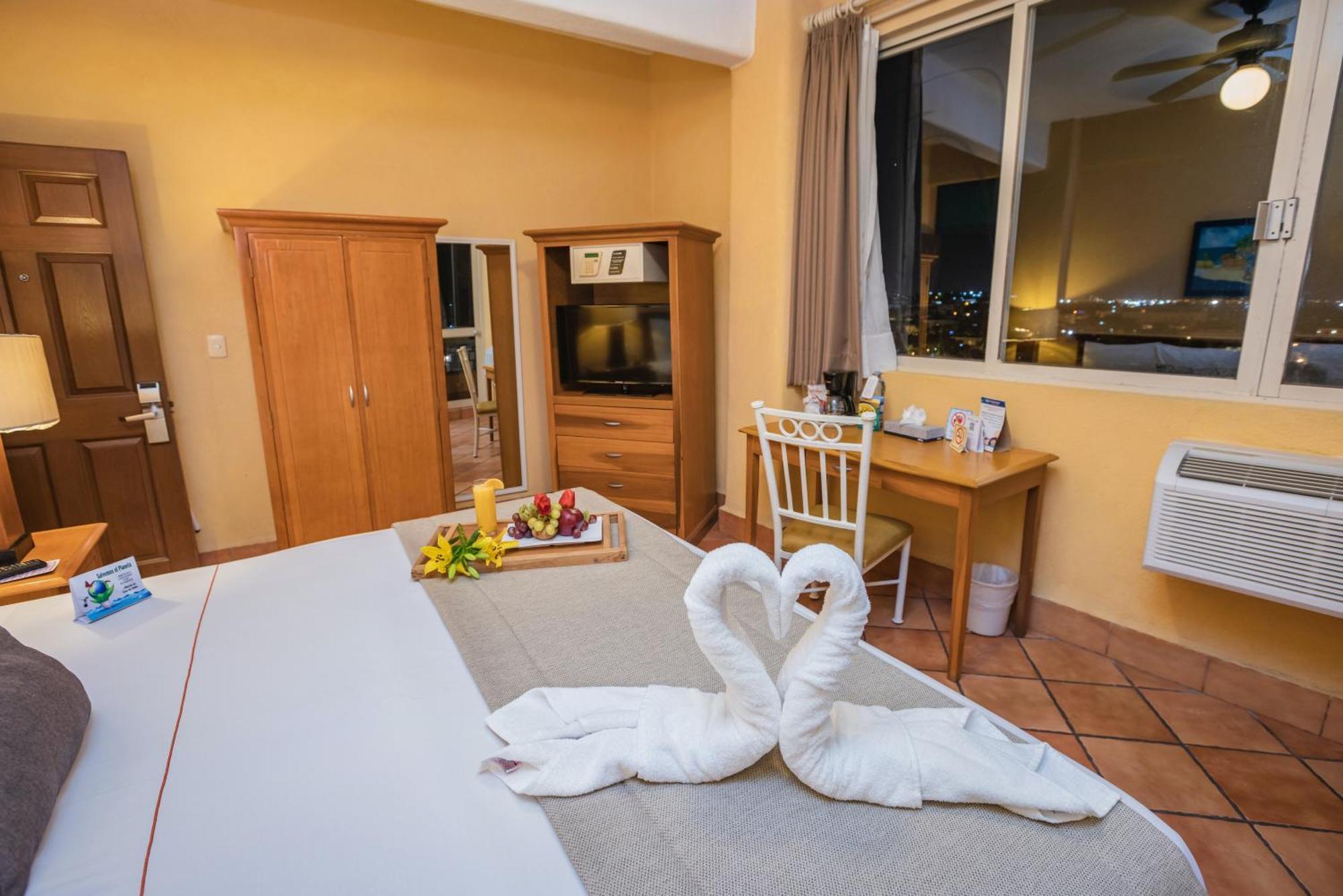 Best Western Posada Freeman Mazatlan Exterior photo