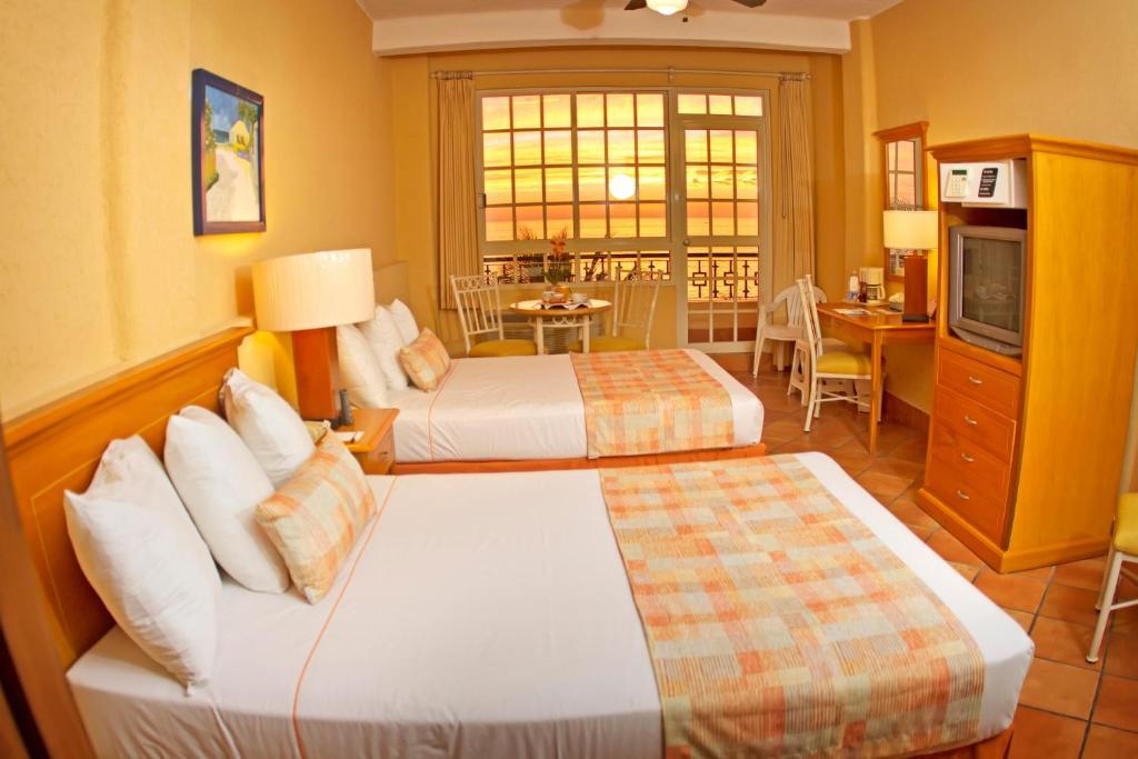 Best Western Posada Freeman Mazatlan Room photo
