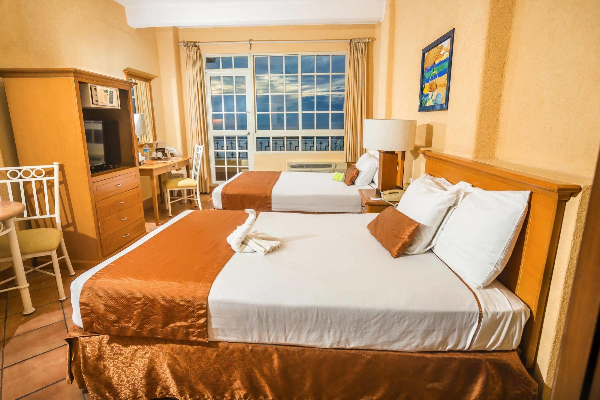 Best Western Posada Freeman Mazatlan Exterior photo