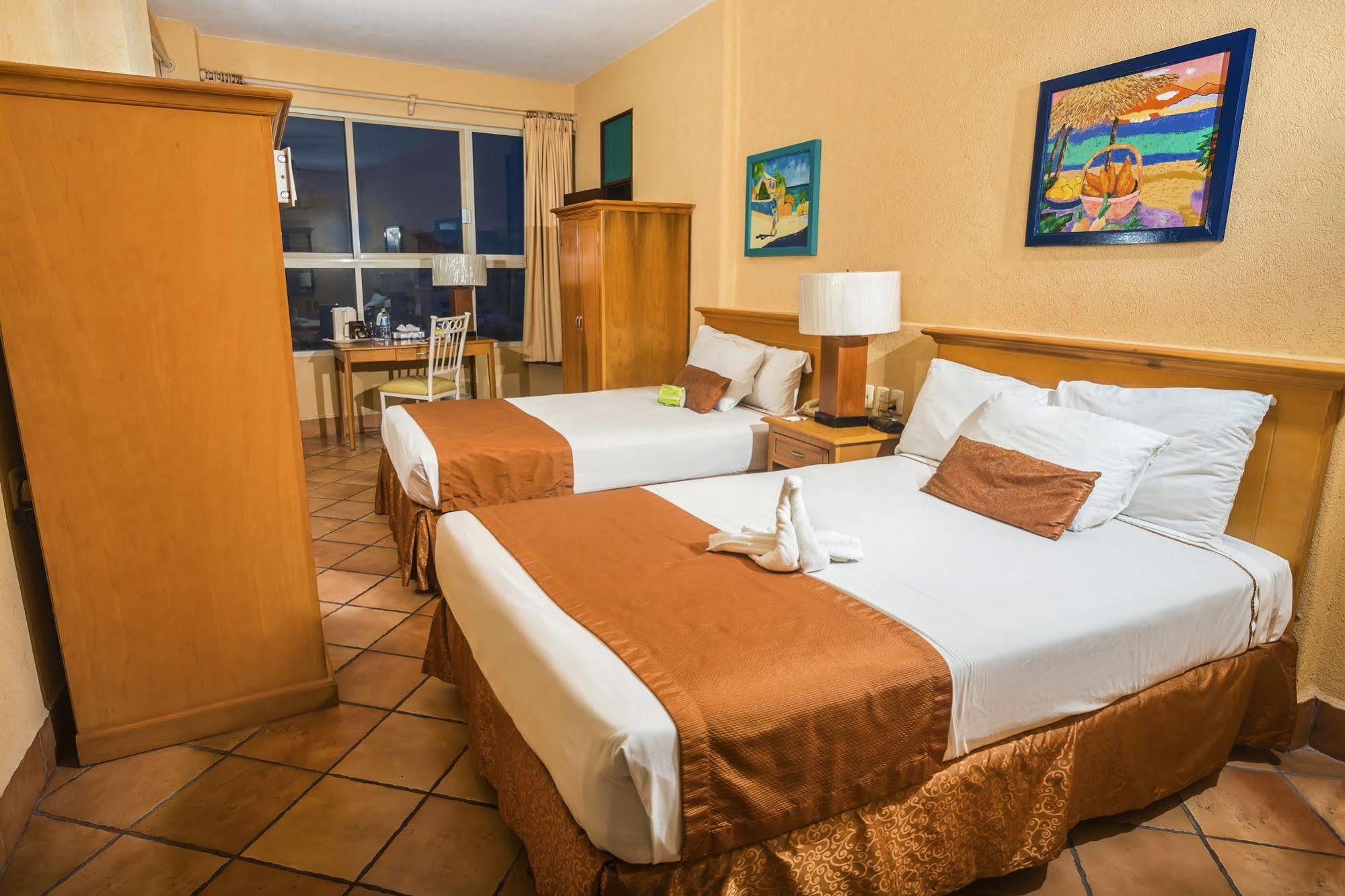 Best Western Posada Freeman Mazatlan Exterior photo